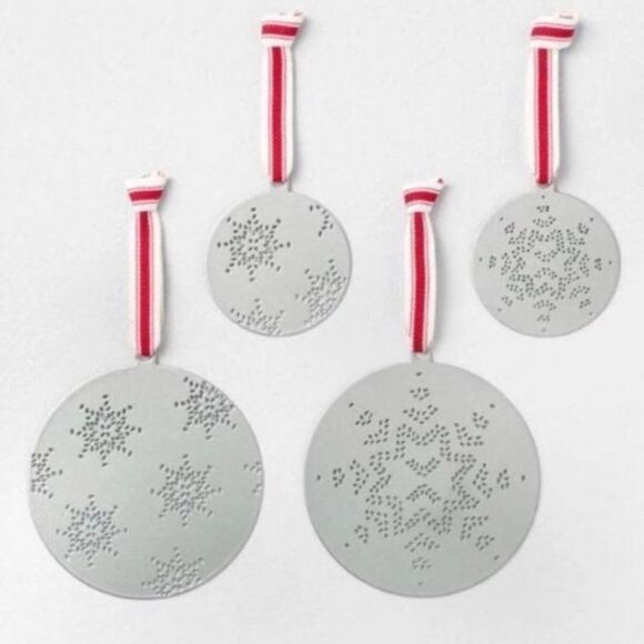 4pcs. Hearth & Hand Metal ornaments - Picture 1 of 2